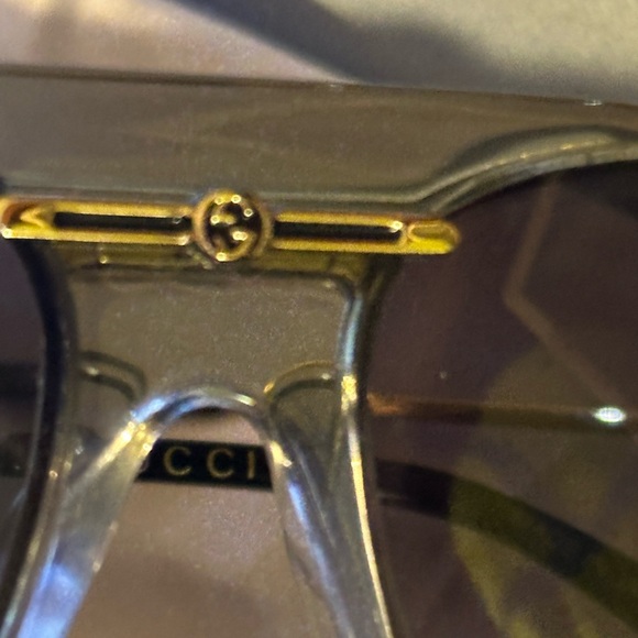 Gucci GG0739S Aviator Sunglasses come w box and cloth - Picture 3 of 5